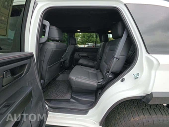 2026 Toyota Sequoia TRD Pro - miniatura 13