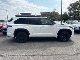 2026 Toyota Sequoia TRD Pro - miniatura 2