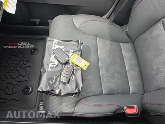 2026 Toyota Sequoia TRD Pro - miniatura 22