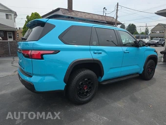 2026 Toyota Sequoia TRD Pro - miniatura 4