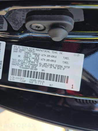 2026 Toyota Sequoia TRD Pro - miniatura 2
