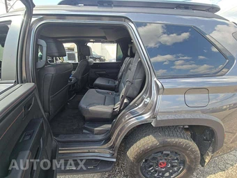 2026 Toyota Sequoia TRD Pro - miniatura 10