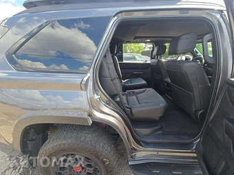 2026 Toyota Sequoia TRD Pro - miniatura 14