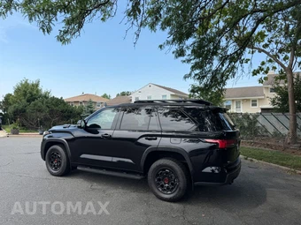 2026 Toyota Sequoia TRD Pro - miniatura 2