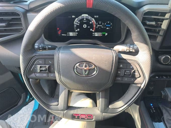 2026 Toyota Sequoia TRD Pro - miniatura 10