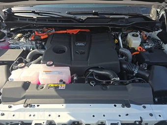 2026 Toyota Sequoia TRD Pro - miniatura 16