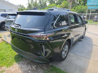 2026 Toyota Sienna LE 8-Passenger 120.5" WB - miniatura 3