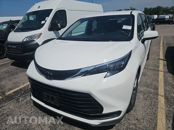 2026 Toyota Sienna LE 8-Passenger 120.5" WB