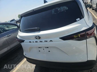 2026 Toyota Sienna LE 8-Passenger 120.5" WB - miniatura 5