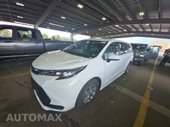 2026 Toyota Sienna LE 8-Passenger 120.5" WB