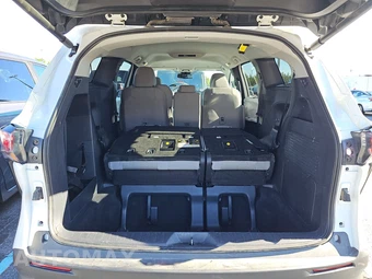 2026 Toyota Sienna LE 8-Passenger 120.5" WB - miniatura 17