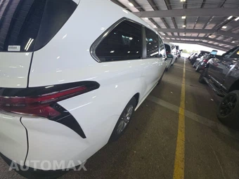 2026 Toyota Sienna LE 8-Passenger 120.5" WB - miniatura 4