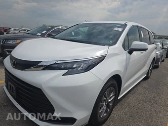 2026 Toyota Sienna LE 8-Passenger 120.5" WB