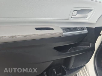 2026 Toyota Sienna LE 8-Passenger 120.5" WB - miniatura 9