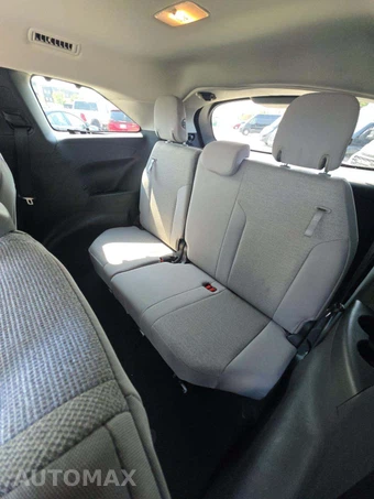 2026 Toyota Sienna LE 8-Passenger 120.5" WB - miniatura 11