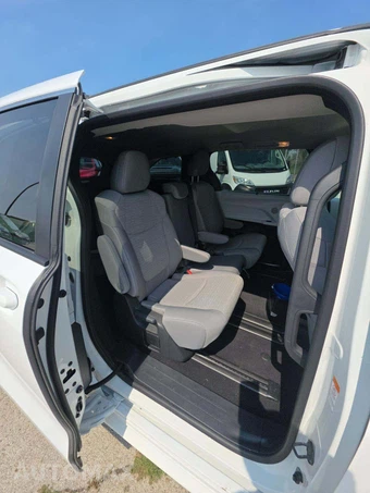 2026 Toyota Sienna LE 8-Passenger 120.5" WB - miniatura 14
