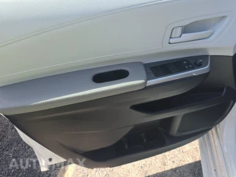 2026 Toyota Sienna LE 8-Passenger 120.5" WB - miniatura 9