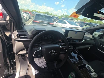 2026 Toyota Sienna Limited 7-Passenger 120.5" WB - miniatura 17