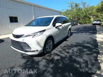 2026 Toyota Sienna Limited 7-Passenger 120.5" WB