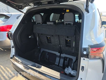 2026 Toyota Sienna Platinum 7-Passenger 120.5" WB - miniatura 17