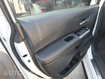 2026 Toyota Sienna Platinum 7-Passenger 120.5" WB - miniatura 9