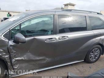 2026 Toyota Sienna XLE 7-Passenger 120.5" WB - miniatura 13