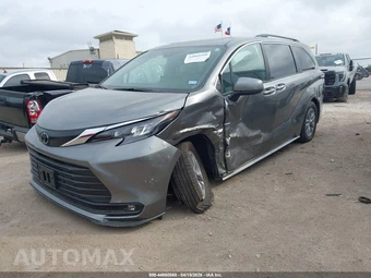 2026 Toyota Sienna XLE 7-Passenger 120.5" WB - miniatura 2
