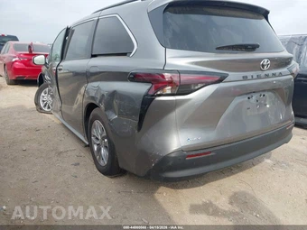 2026 Toyota Sienna XLE 7-Passenger 120.5" WB - miniatura 4