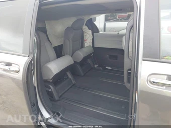 2026 Toyota Sienna XLE 7-Passenger 120.5" WB - miniatura 8