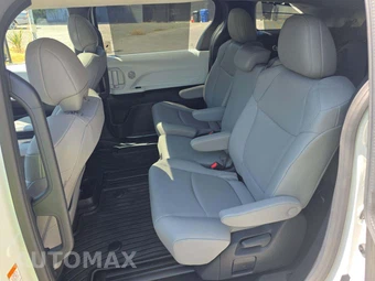 2026 Toyota Sienna XLE 8-Passenger 120.5" WB - miniatura 13