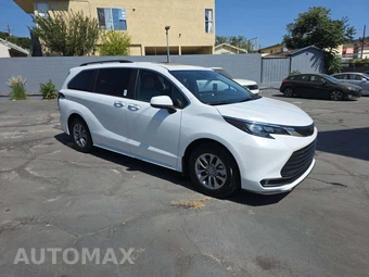 2026 Toyota Sienna XLE 8-Passenger 120.5" WB - miniatura 4