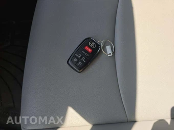 2026 Toyota Sienna XLE 8-Passenger 120.5" WB - miniatura 8