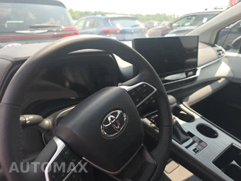 2026 Toyota Sienna XLE 8-Passenger 120.5" WB - miniatura 11