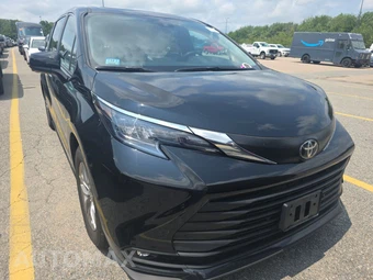 2026 Toyota Sienna XLE 8-Passenger 120.5" WB - miniatura 3
