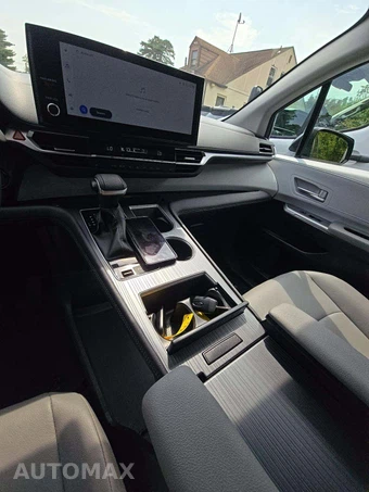 2026 Toyota Sienna XLE 8-Passenger 120.5" WB - miniatura 10