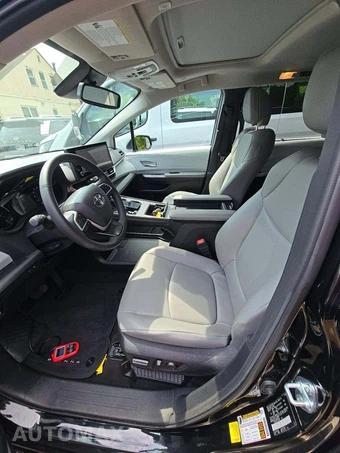 2026 Toyota Sienna XLE 8-Passenger 120.5" WB - miniatura 6
