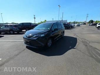 2026 Toyota Sienna XLE 8-Passenger