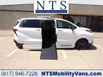 2026 Toyota Sienna XSE 7-Passenger 120.5" WB - samochód z USA z aukcji Manheim, oferta Kup Teraz w AUTOMAX