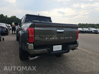 2026 Toyota Tacoma i-FORCE MAX Limited Crew Cab Medium Bed - miniatura 5