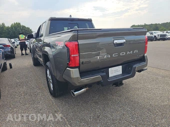 2026 Toyota Tacoma i-FORCE MAX Limited Crew Cab Medium Bed - miniatura 6