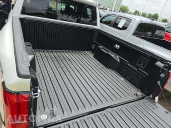 2026 Toyota Tacoma i-FORCE MAX TRD Off Road Crew Cab Medium Bed - miniatura 14