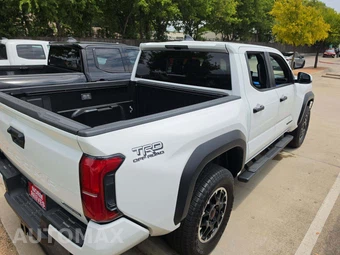 2026 Toyota Tacoma i-FORCE MAX TRD Off Road Crew Cab Medium Bed - miniatura 3