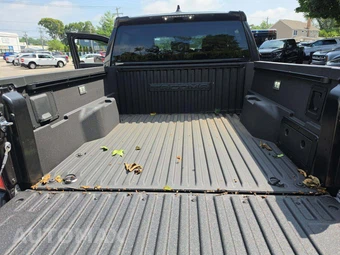 2026 Toyota Tacoma i-FORCE MAX TRD Off Road Crew Cab Medium Bed - miniatura 11