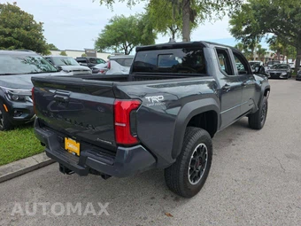2026 Toyota Tacoma i-FORCE MAX TRD Off Road Crew Cab Medium Bed - miniatura 3