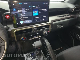 2026 Toyota Tacoma i-FORCE MAX TRD Off Road Crew Cab Medium Bed - miniatura 11