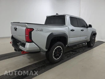 2026 Toyota Tacoma i-FORCE MAX TRD Off Road Crew Cab Medium Bed - miniatura 4