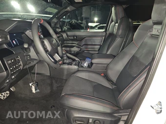 2026 Toyota Tacoma i-FORCE MAX TRD Pro Crew Cab Medium Bed - miniatura 13