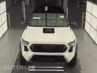 2026 Toyota Tacoma i-FORCE MAX TRD Pro Crew Cab Medium Bed - miniatura 2