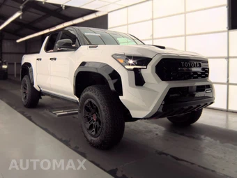 2026 Toyota Tacoma i-FORCE MAX TRD Pro Crew Cab Medium Bed - miniatura 4