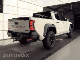 2026 Toyota Tacoma i-FORCE MAX TRD Pro Crew Cab Medium Bed - miniatura 5